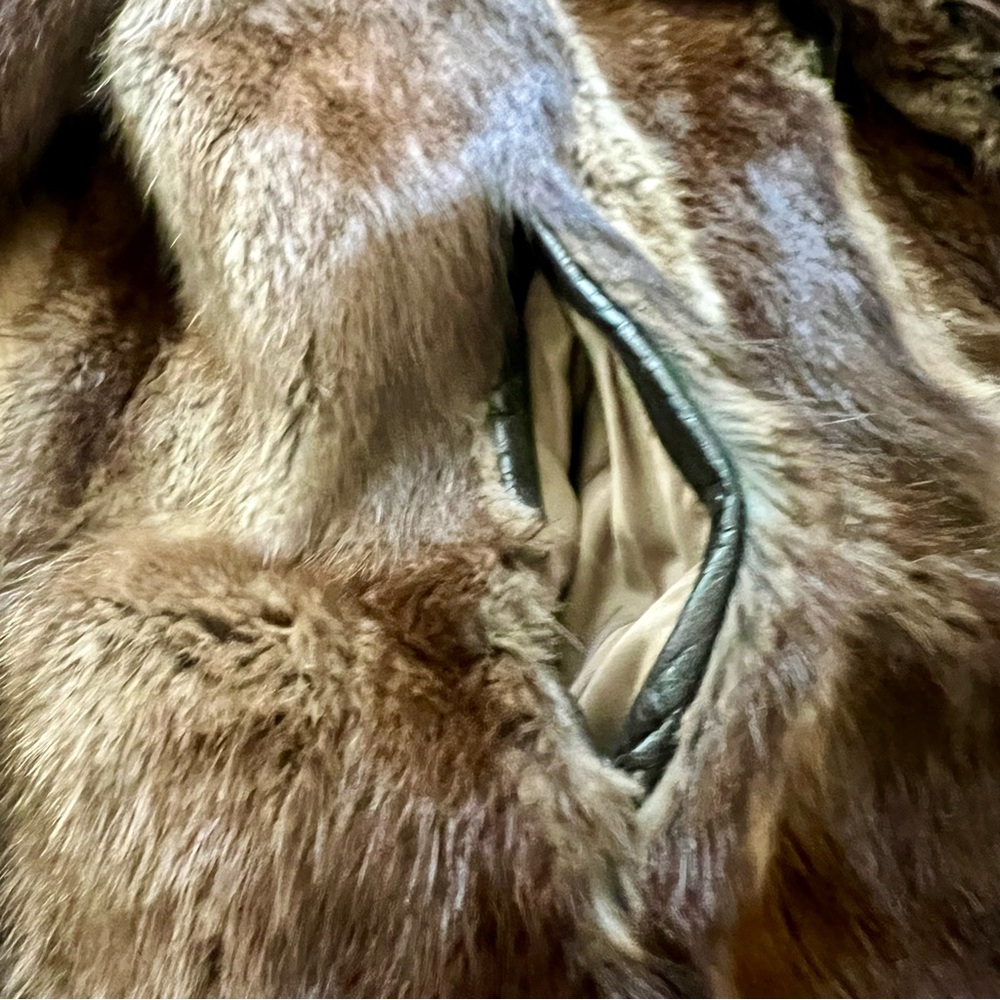 ⭐️ Rare Vintage Beaver Fur Coat Full Length Brown Double Breasted Clouser, Mint - Picture 3 of 9